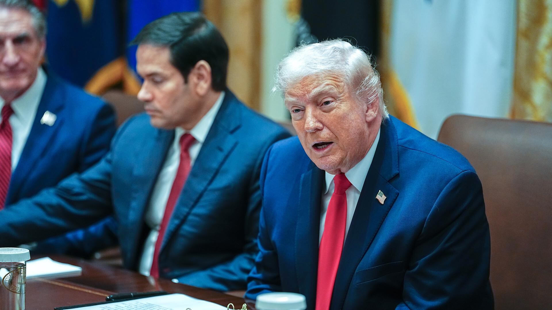 Trump anuncia que la India dejará de comprar petróleo de Rusia y le rebaja los aranceles