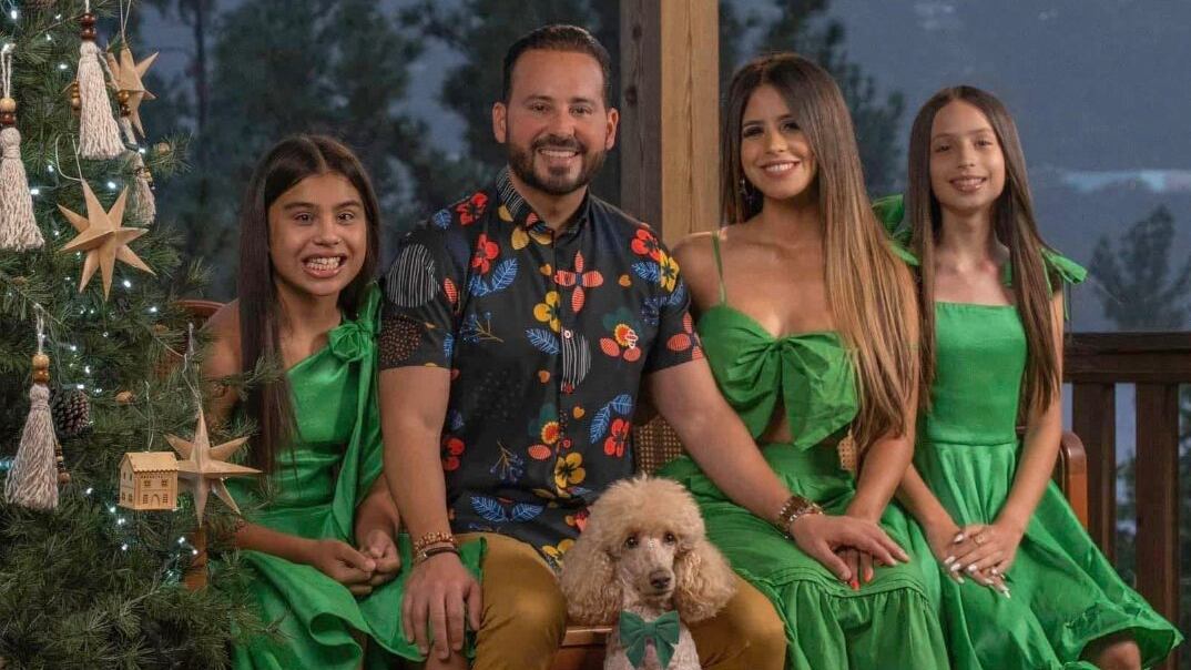 Alcalde de Villalba y su hija entonan una nueva trova