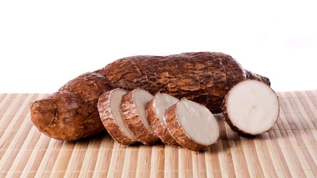 Las vitaminas K y B6 forman parte de la yuca, un tuberculo reconocido a nivel mundial.