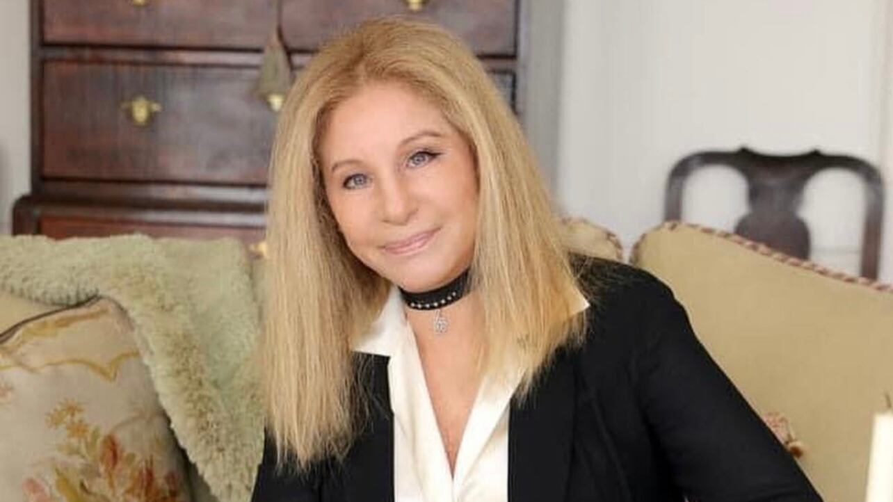 A lo largo de su extensa carrera de más de seis décadas, sus logros en la música, el teatro y el cine la han convertido en un ícono de la cultura estadounidense. Foto: Instagram de Barbra Streisand.