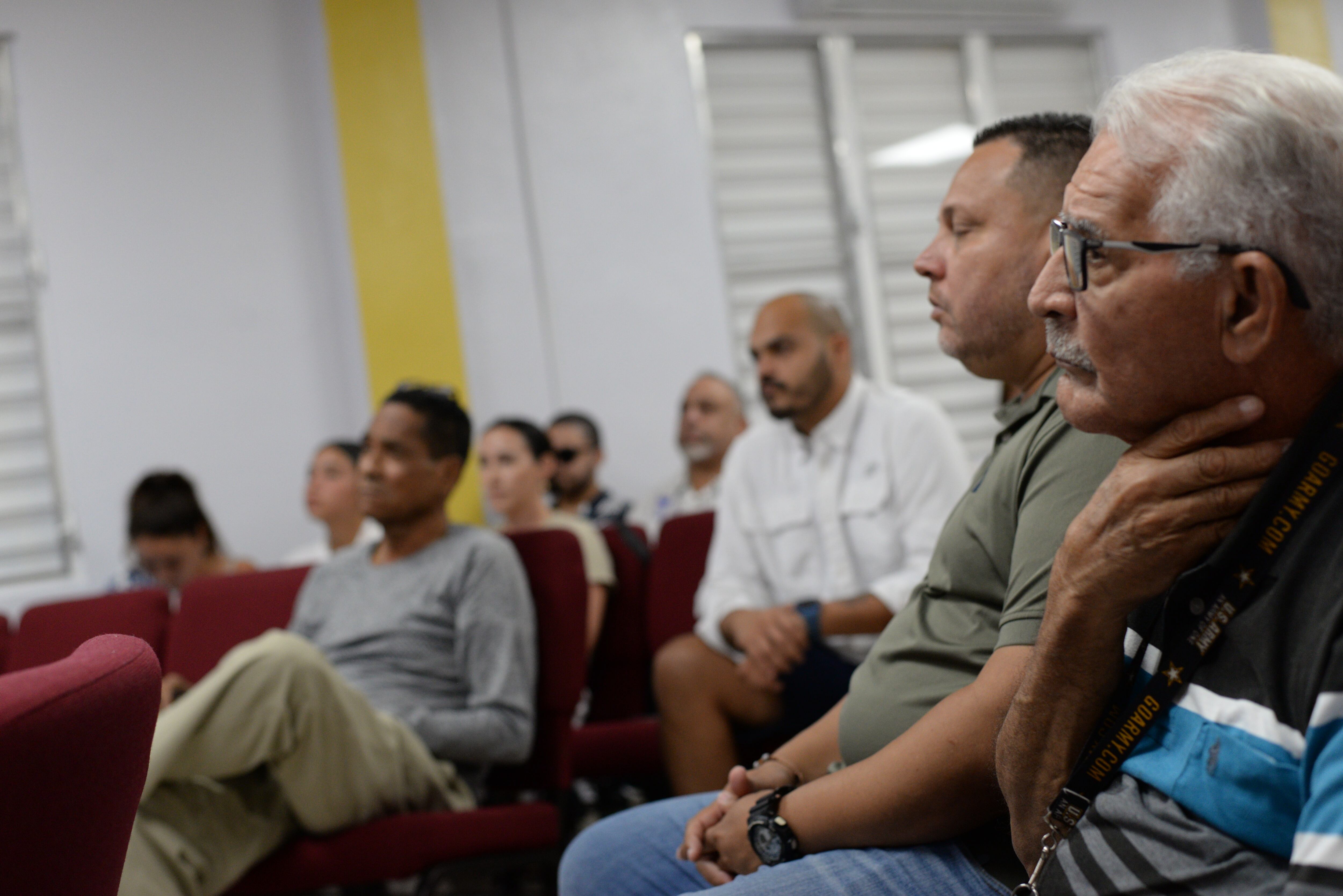 Los residentes recibieron en julio una orientación de la Agencia de Protección Ambiental para formar el Comité Asesor Comunitario.
Foto por Gabriela Carrasquillo Piñeiro | Centro de Periodismo Investigativo