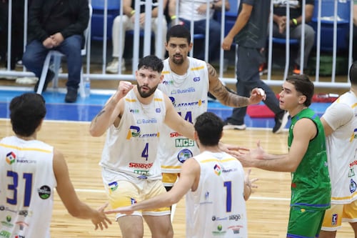 Plataneros de Corozal fuerzan el séptimo juego en la Semifinal B de la LVSM