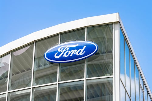 Ford llama a revisión casi 273,000 vehículos por fallo en la función de estacionamiento