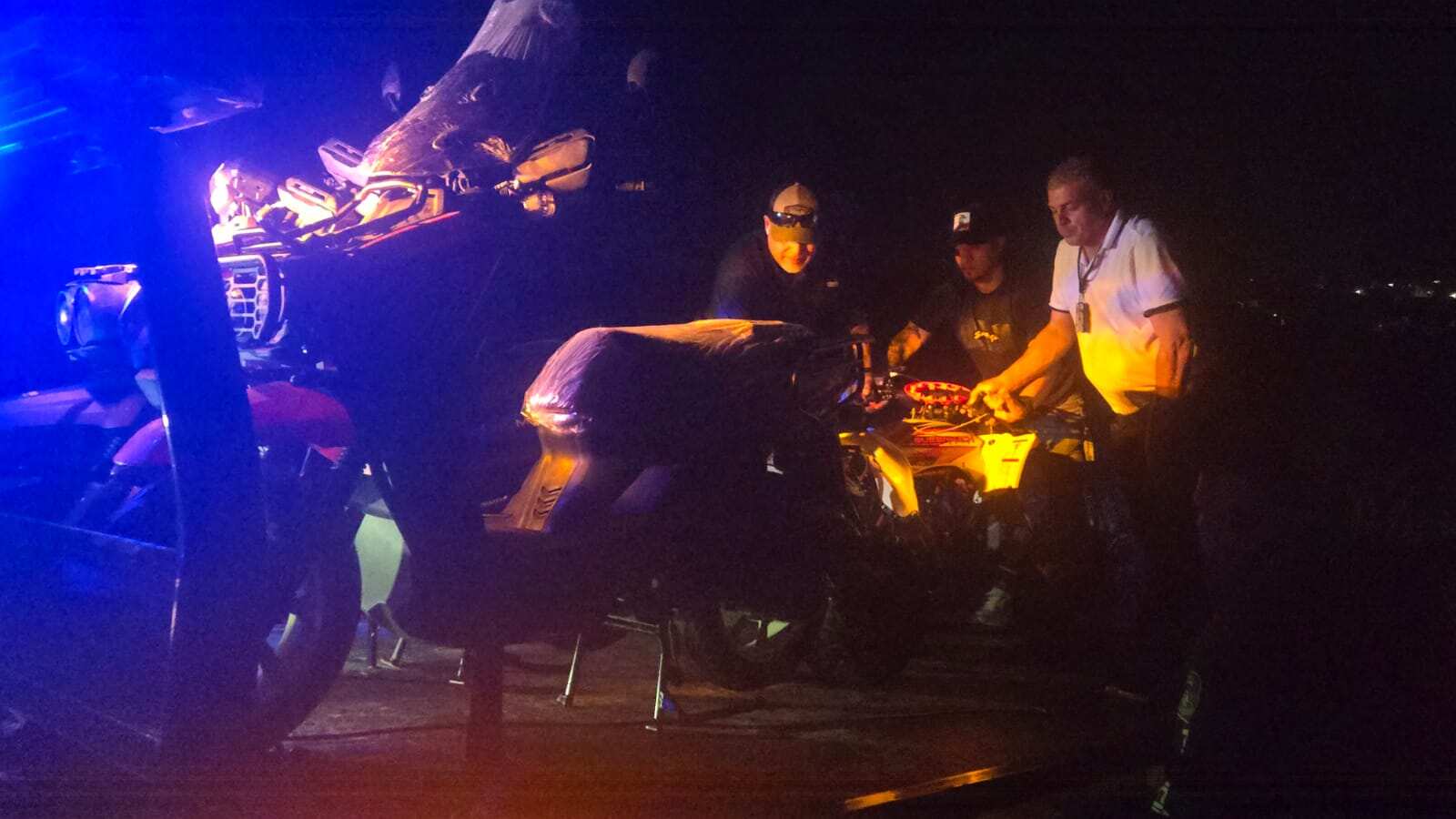 vehículos y motoras robadas de negocio en Corozal