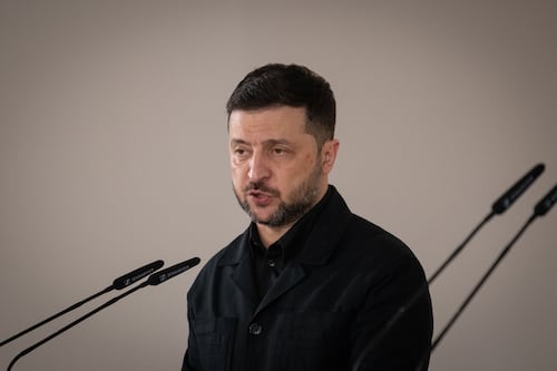 Zelenskyy presenta nueva versión del plan de paz y defiende un referéndum sobre soberanía de territorios