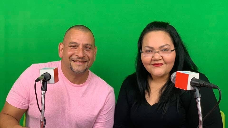 El alcalde de Isabela y la pastora Yadira Tavárez.