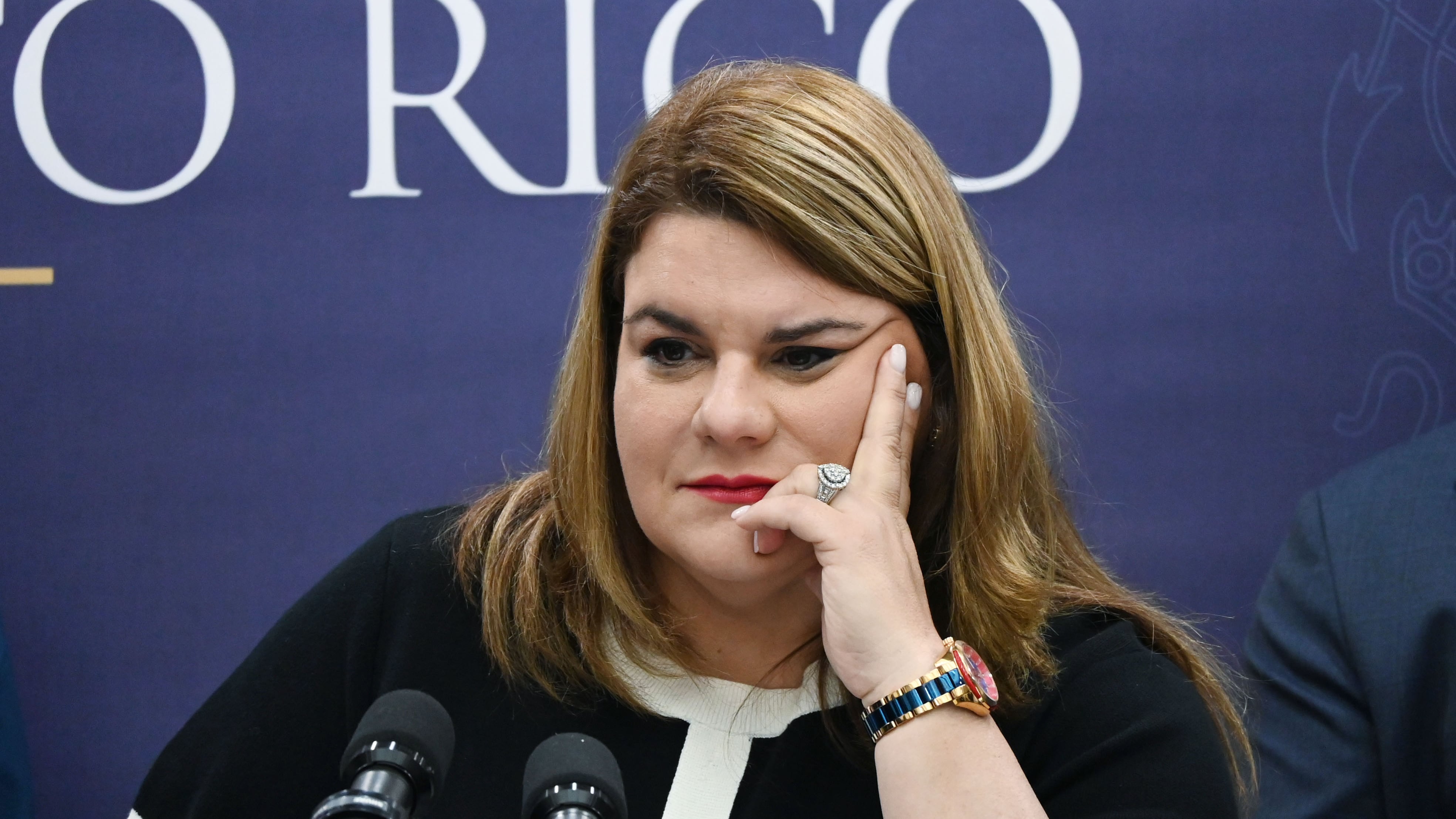 Conferencia de prensa de la gobernadora Jennifer González, sobre educación y donativo de patrullas de Metropistas.