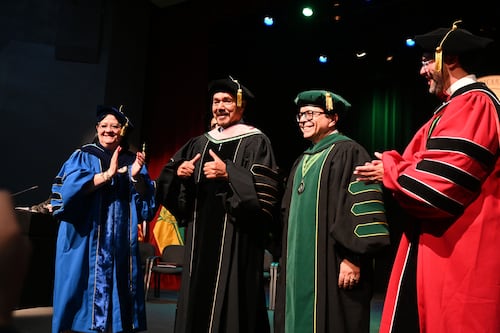 Interamericana honra a Bobby Valentín con un doctorado honorífico en Música