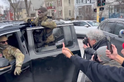 Renuncias de fiscales sacuden investigación de ICE en medio de protestas en Minneapolis