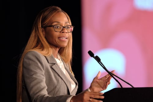 Acusan a congresista demócrata de robar y lavar $5 millones en fondos federales