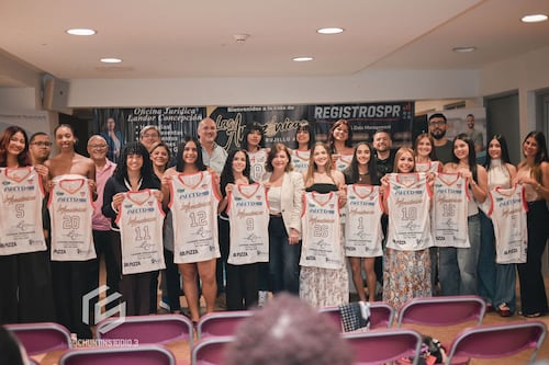 Amazónicas de Trujillo Alto reciben sus nuevos uniformes