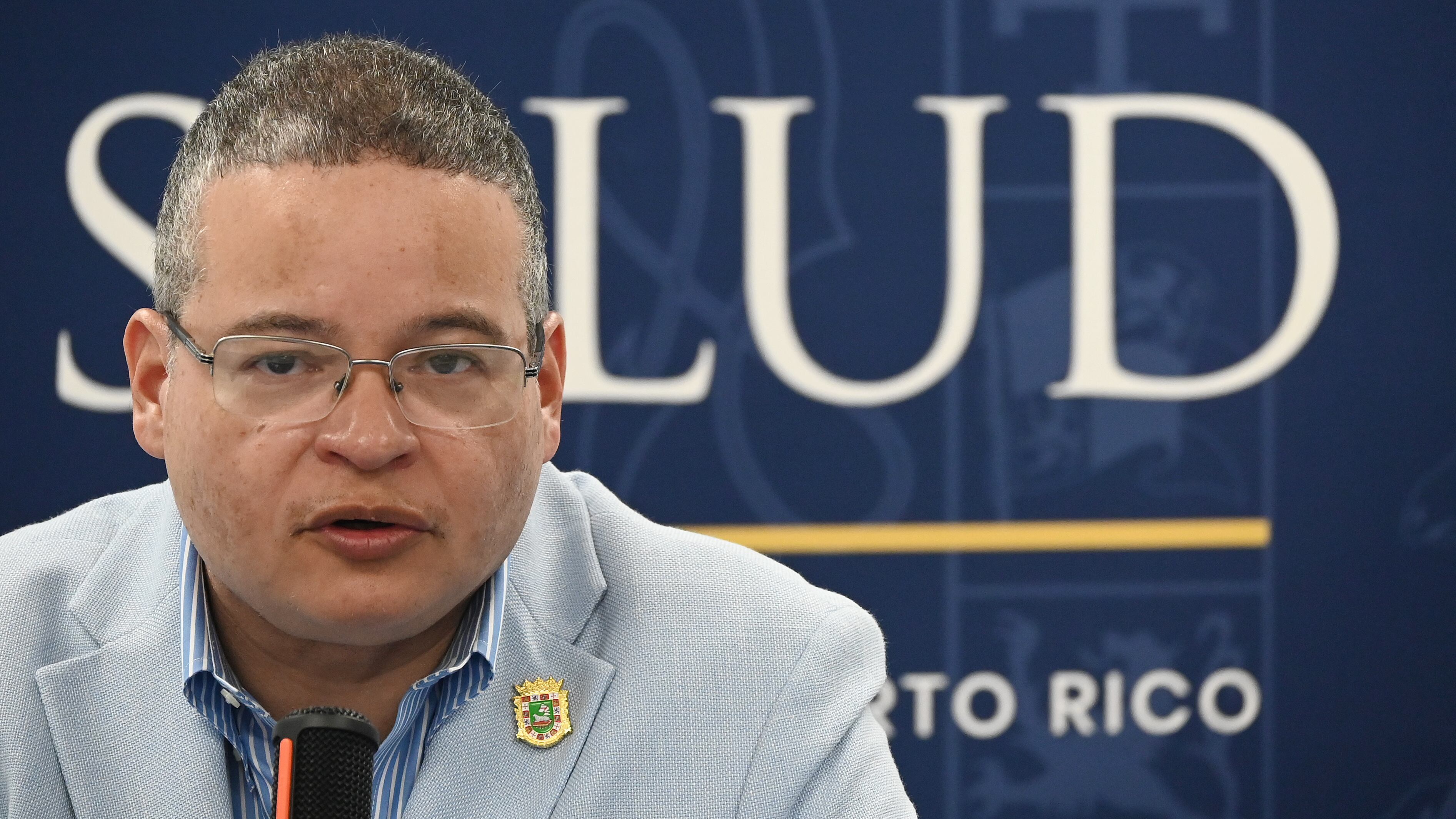 El Secretario de Salud, el Dr. Victor Ramos, ofrece información sobre las enfermedades como COVID y influenza.