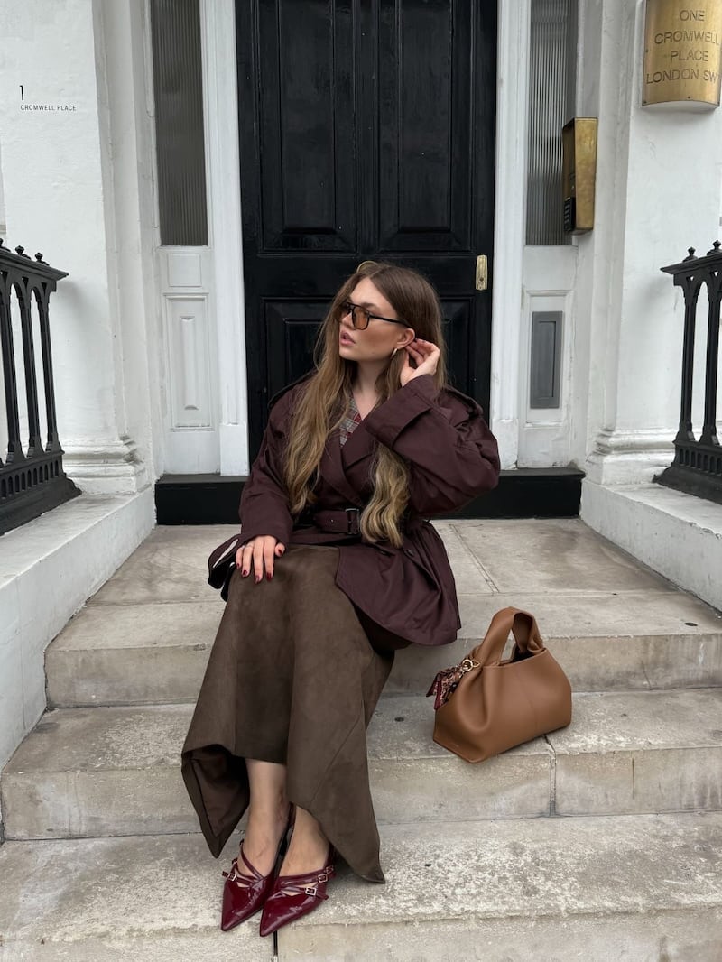 ¿Cómo usar color café sin verte “aburrida”? 5 looks más favorecedores