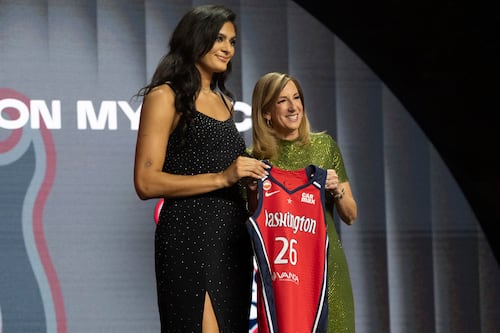 Azzi Fudd, número uno del draft de la WNBA con Awa Fam tercera y Gabriela Jáquez quinta