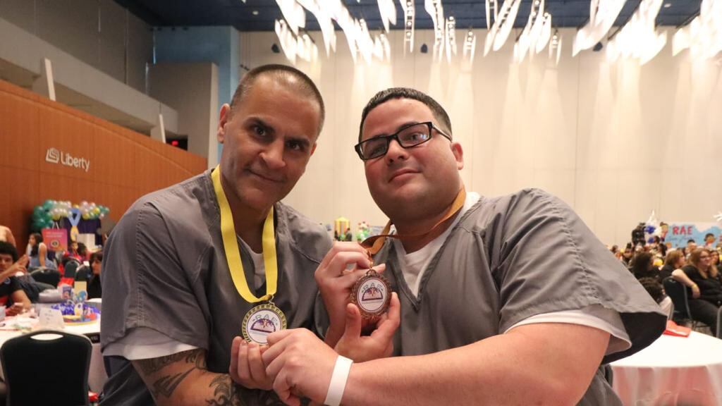 Ganadores de competencia de ensayos sobre Roberto Clemente