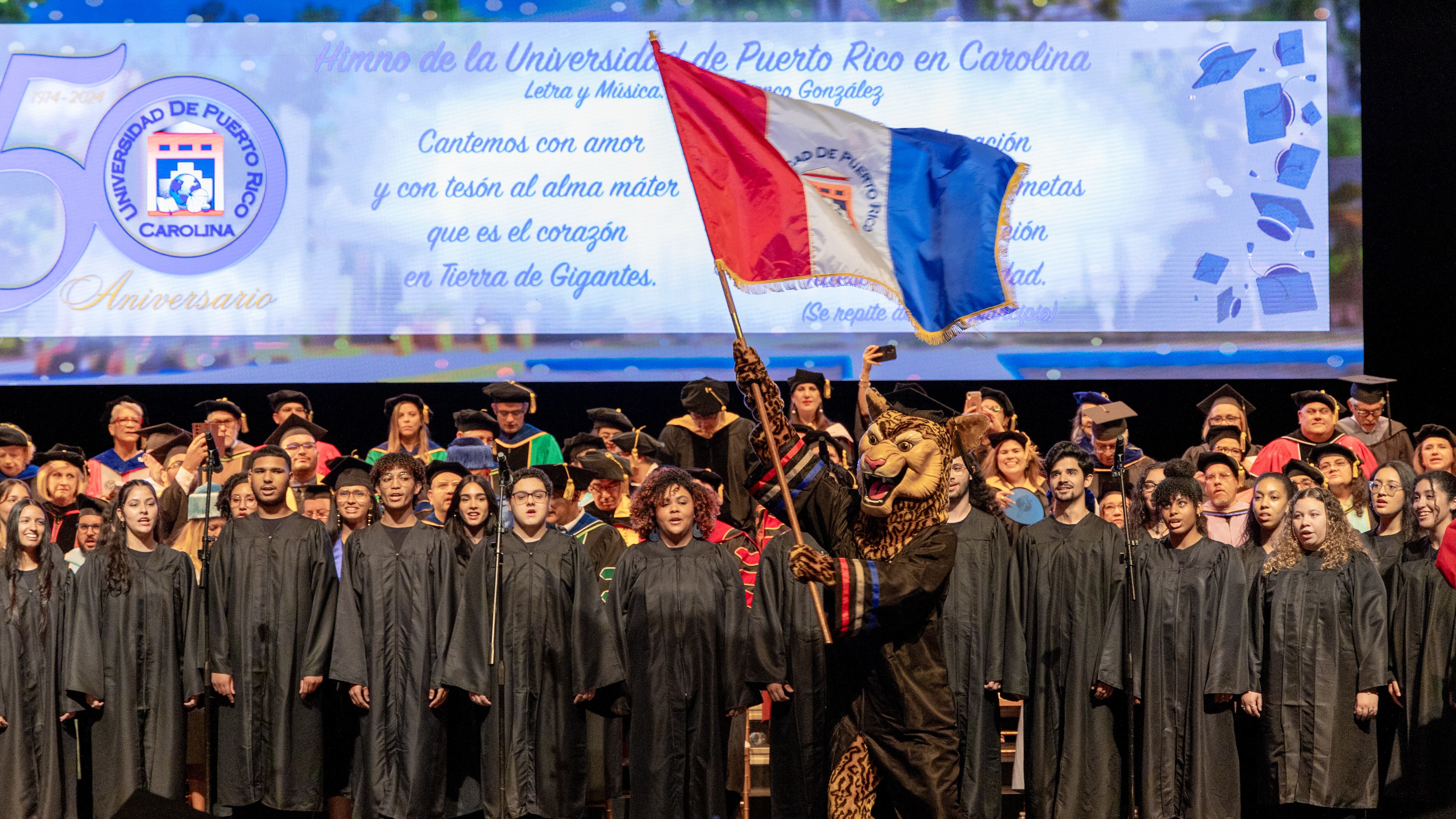 Gradúan primer grupo de bachillerato completamente en línea del Sistema de la UPR.