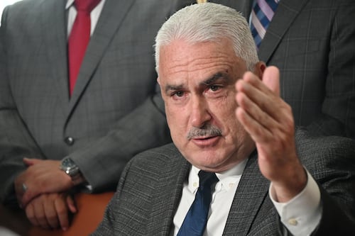 Thomas Rivera Schatz advierte sobre costo político de investigación a la secretaria de Vivienda