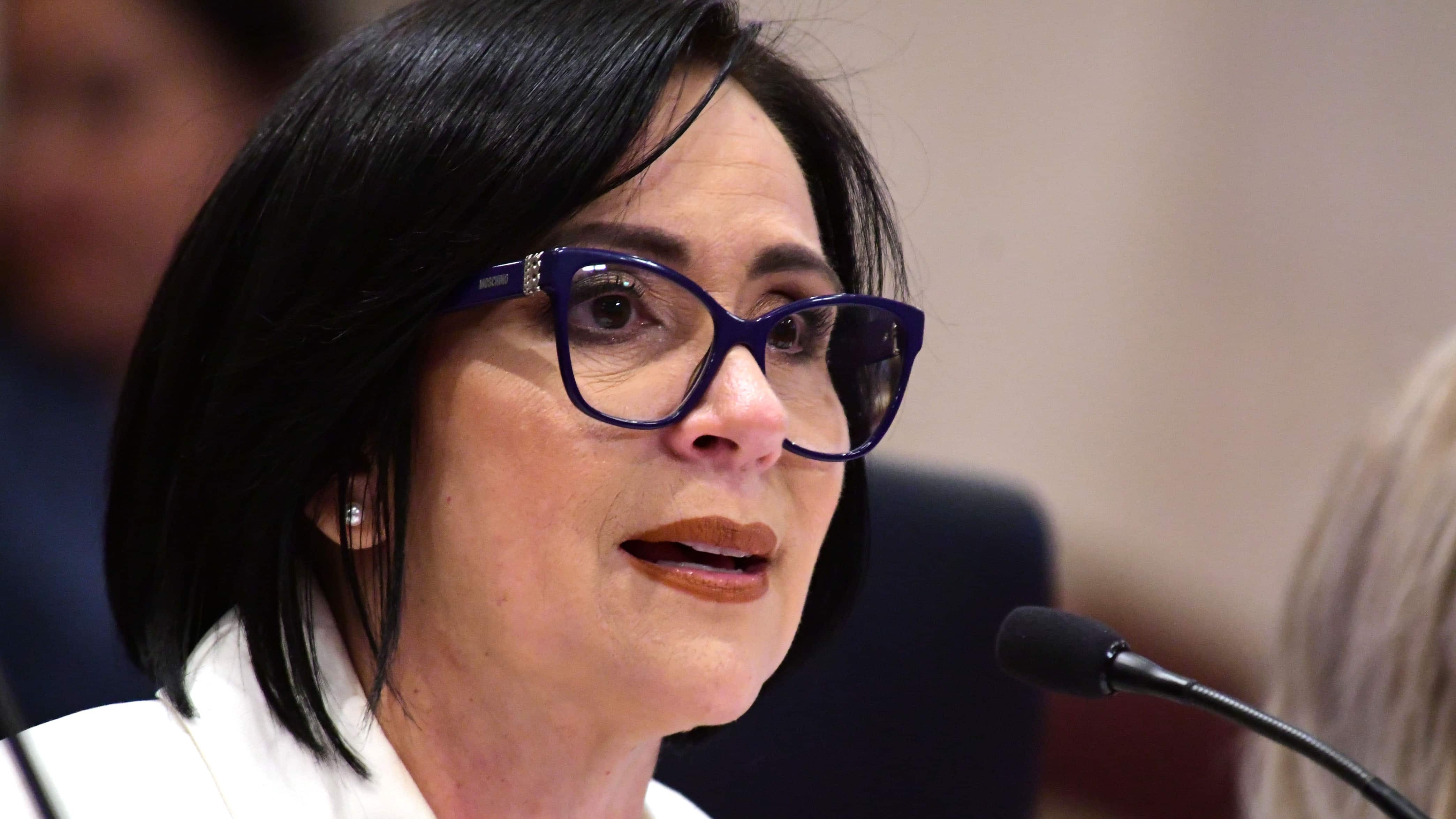 Vista de nombramiento de la Secretaria de Educación, Yanira Raíces Vega