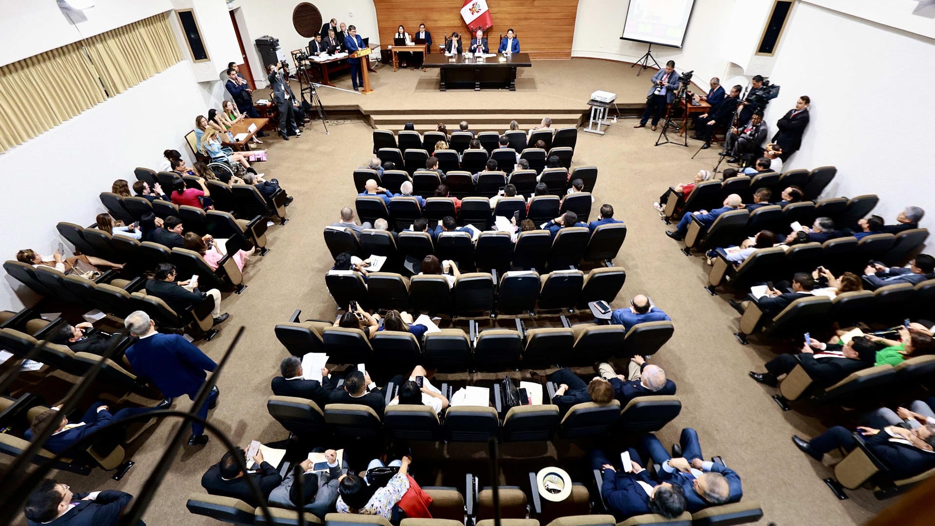El Congreso de Perú destituye al presidente interino José Jerí a dos meses de las elecciones