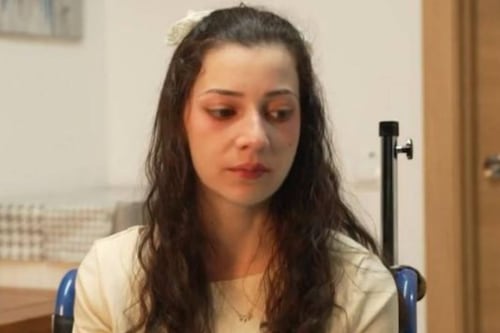 Joven española con paraplejia recibe eutanasia tras batalla judicial con su padre