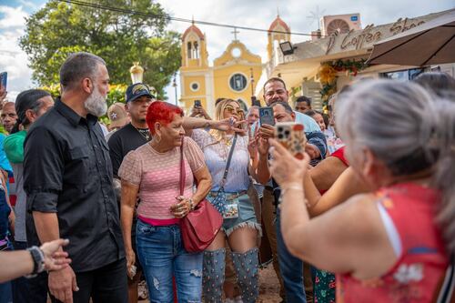 Ivy Queen recibe homenaje ante su gente en el pueblo de Añasco