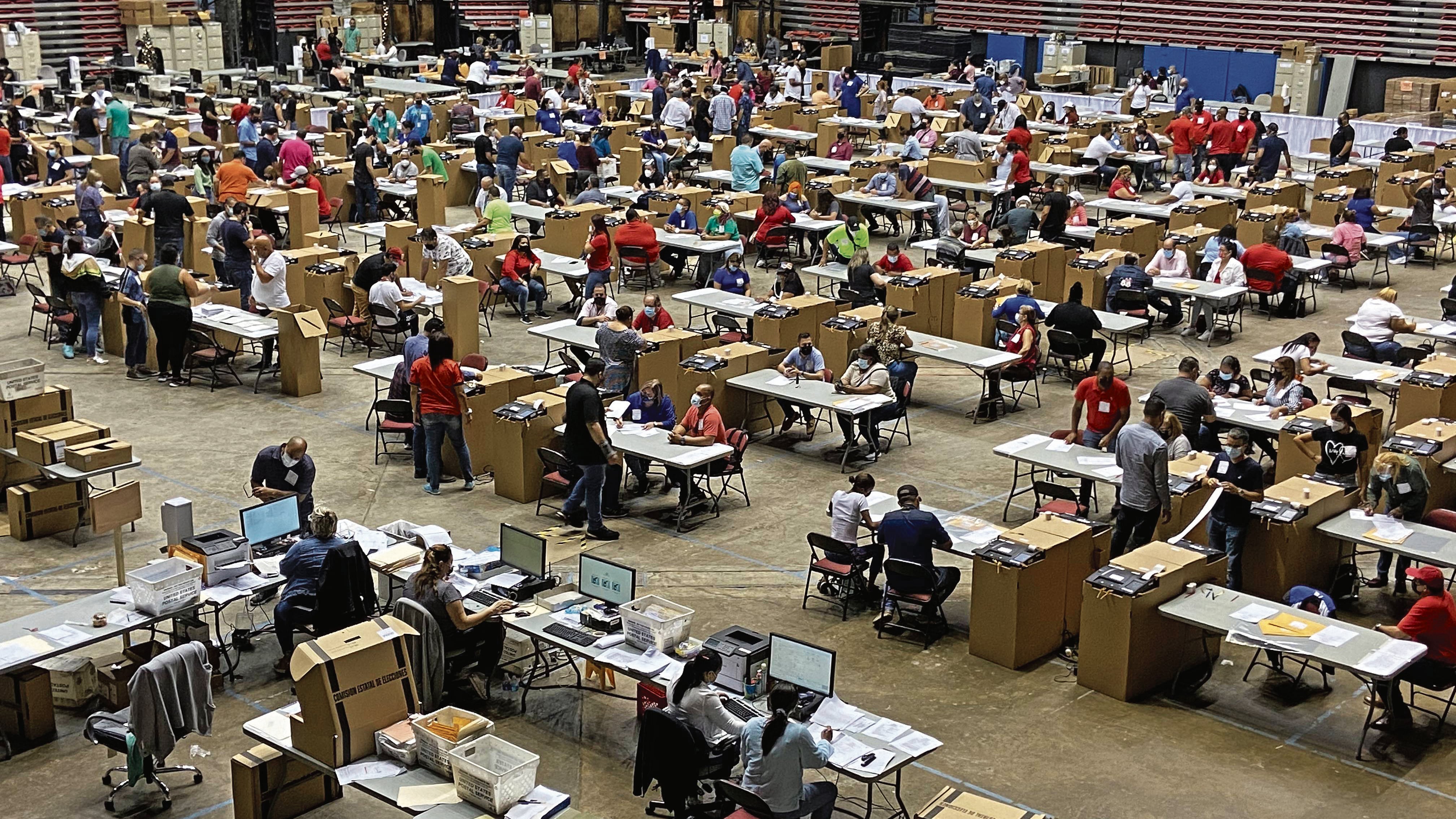 Experiencia. El cuatrienio pasado hubo controversias por el manejo del voto adelantado. Imagen de escrutinio de voto adelantado. / archivo