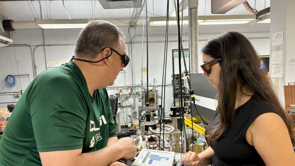 El laboratorio del doctor Armando Rúa, en el Departamento de Física, será uno de los que desarrollará investigaciones en el área de materiales de vanguardia.