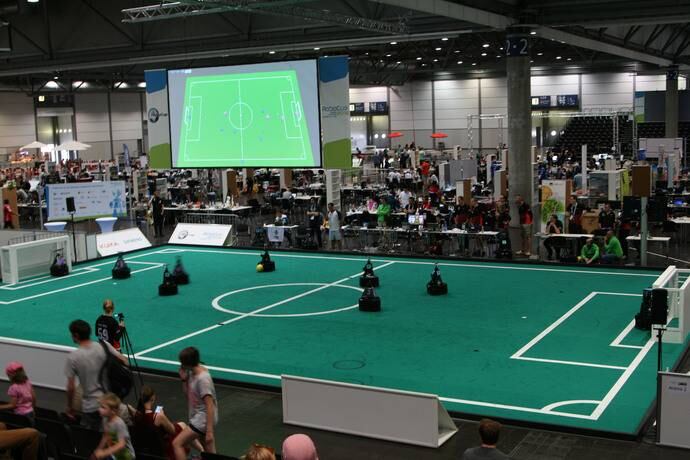Chilenos clasifican a mundial de fútbol de robots autónomos RoboCup Soccer League 2018