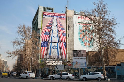 Irán niega negociaciones con EEUU para poner fin a la guerra