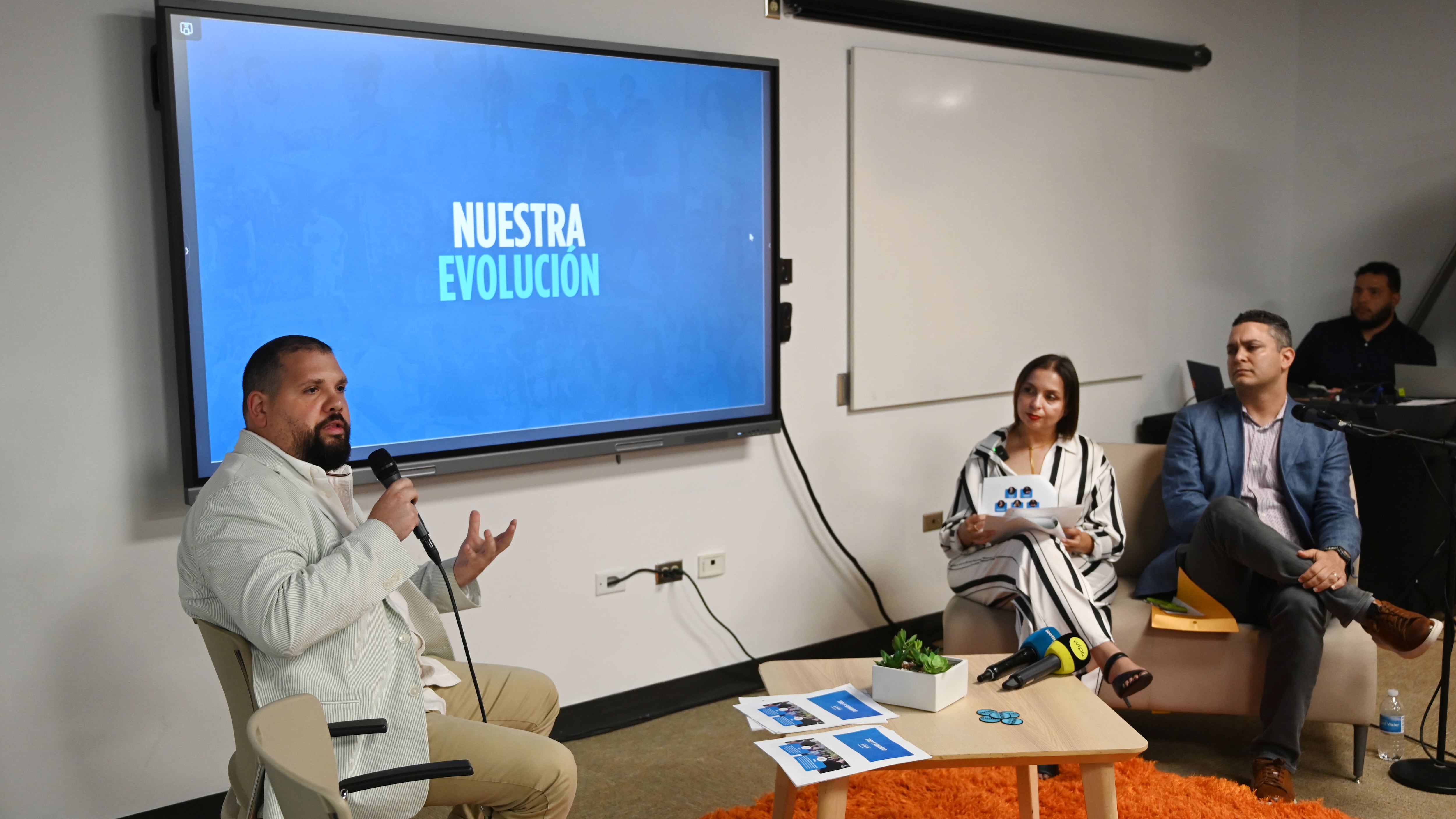 Conferencia de Prensa de Fundación RIMAS