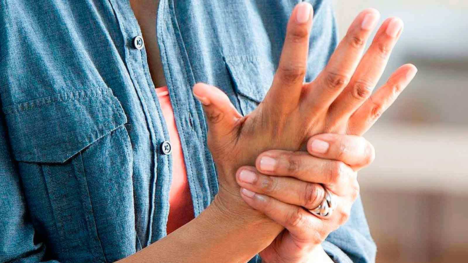 La artritis resulta una inflamación de las articulaciones.