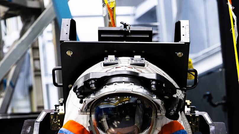 Traje espacial misión Artemis III NASA y Axiom Space