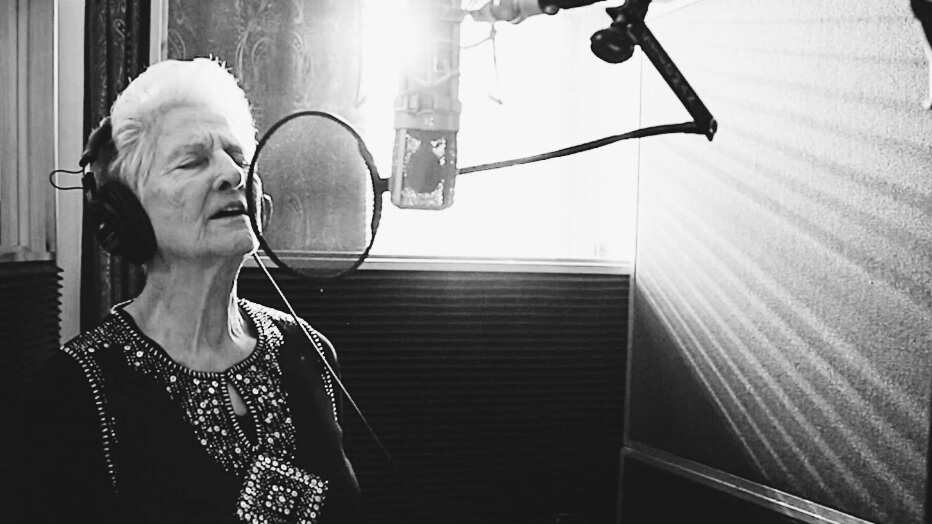 A sus 95 años, Angela Álvarez fue nominada a los Latin Grammy como “Mejor artista nuevo”