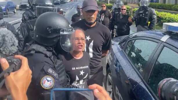Protesta contra la Junta de Control Fiscal en Hato Rey.