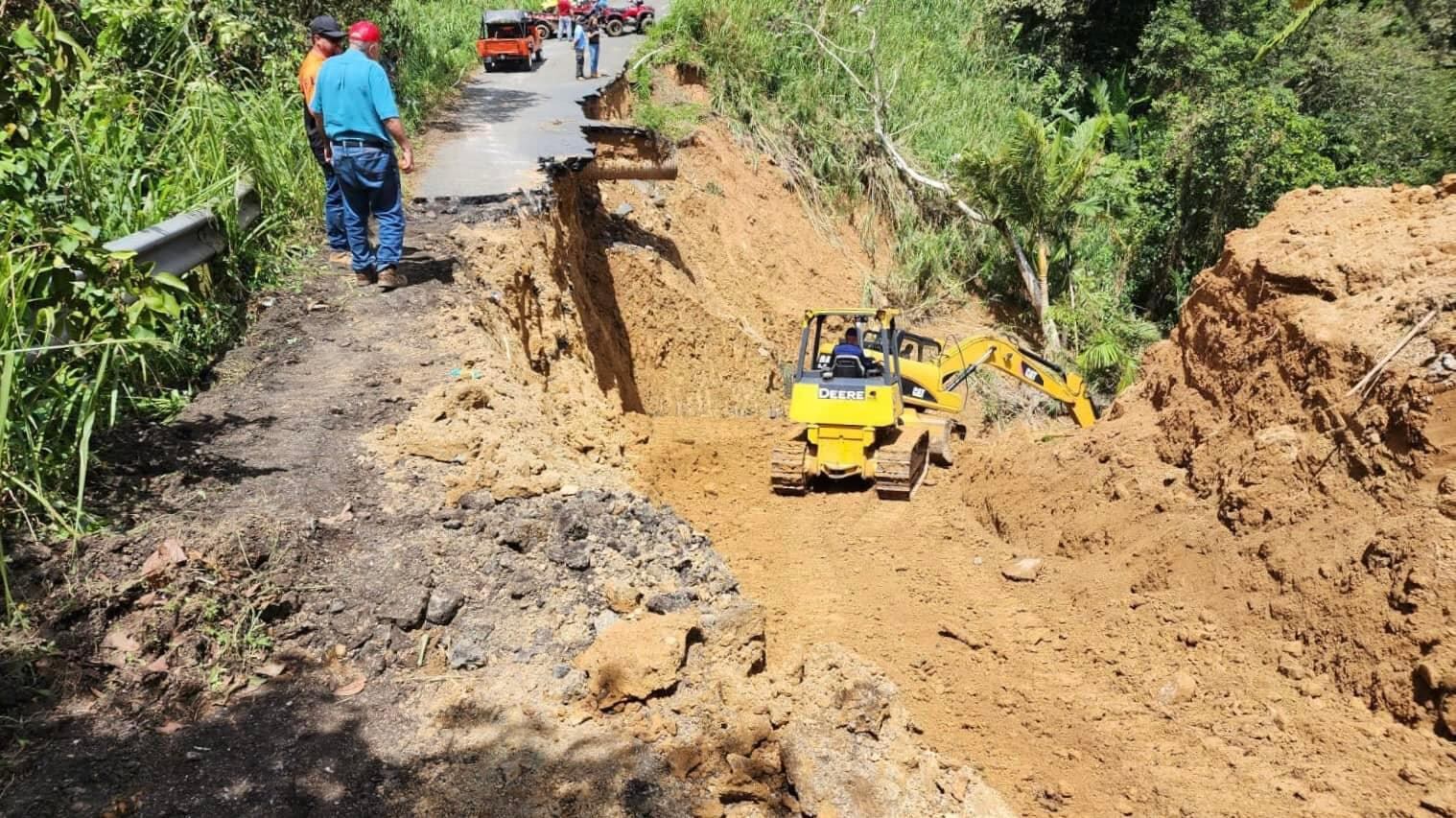En Orocovis colapsó la PR-590 y PR-143
