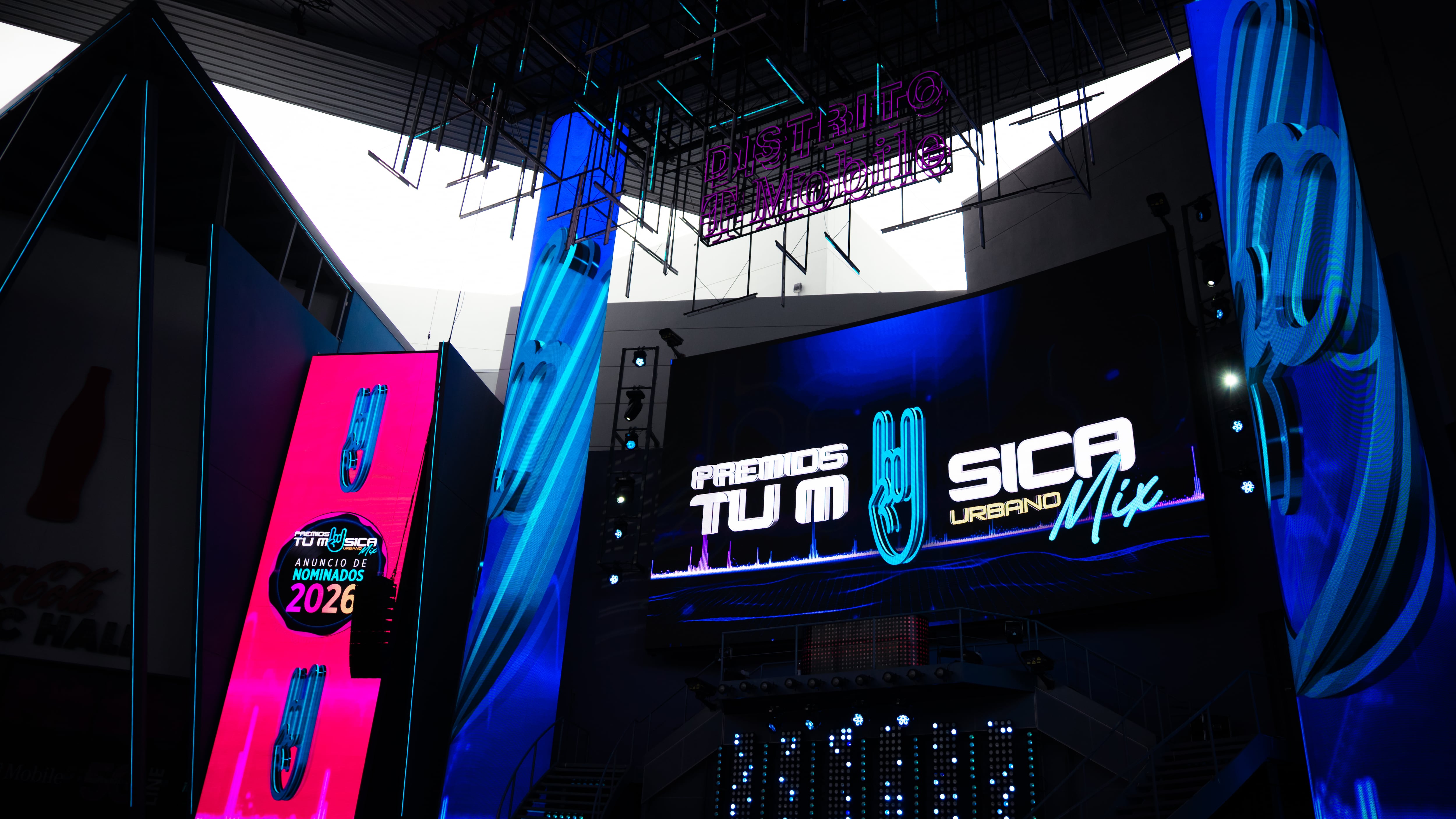 San Juan, Puerto Rico — En una noche electrizante desde el icónico Distrito T-Mobile, se llevó a cabo el anuncio oficial de los nominados a los Premios Tu Música Urbano Mix 2026, marcando el inicio de la temporada más esperada de la música urbana. La velada, conducida por Gil Marie López, reunió a artistas, productores, ejecutivos, medios e influencers, reafirmando a Puerto Rico como epicentro global del género.