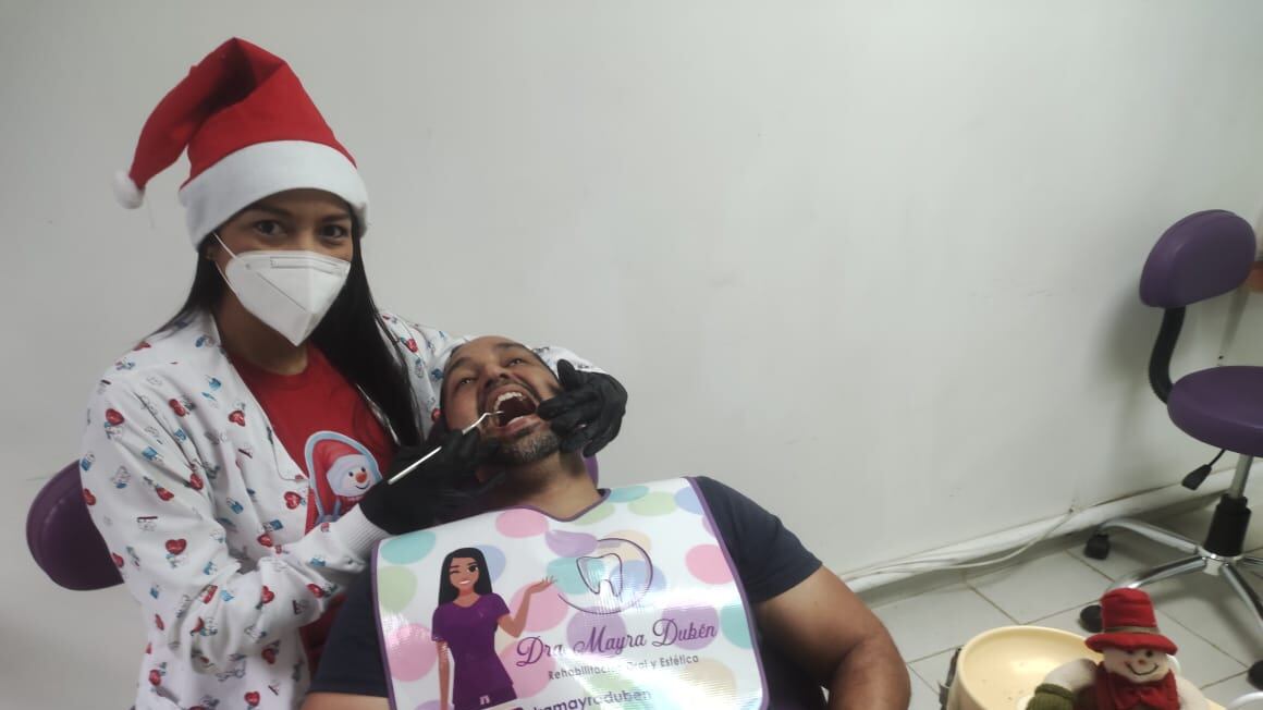 La dontóloga Mayra Dubén cuenta con al menos 13 años de experiencia.