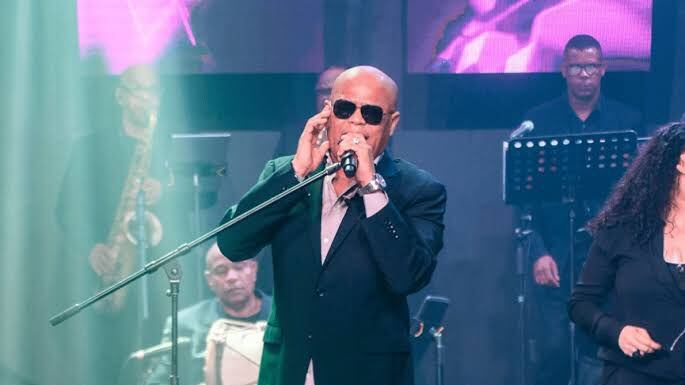 Foto. Hallan cuerpo del merenguero Rubby Pérez entre escombros de discoteca: asciende a 113 el número de muertos.