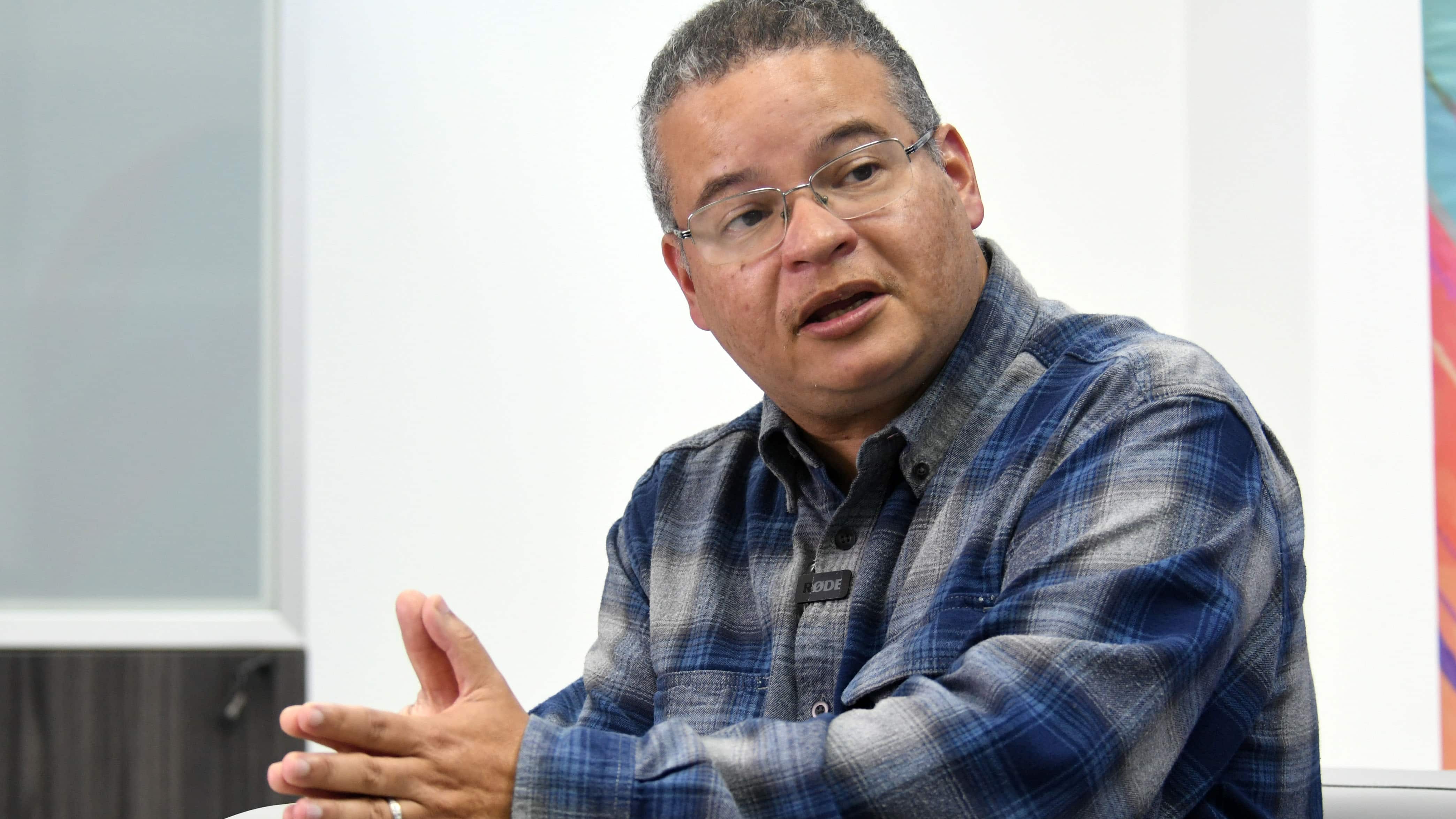 Víctor M. Ramos Otero.
