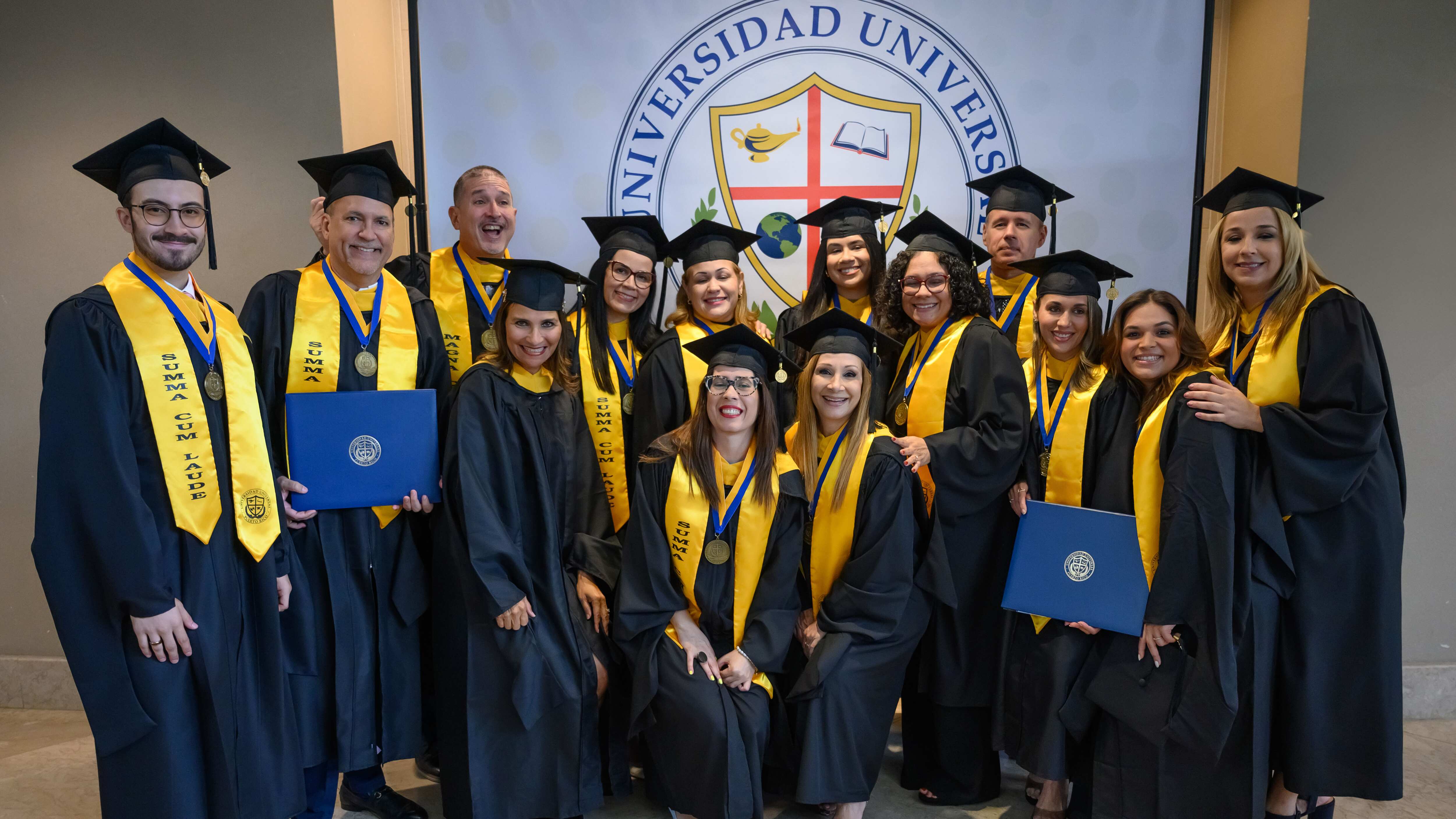 Graduandos de Universidad Universal