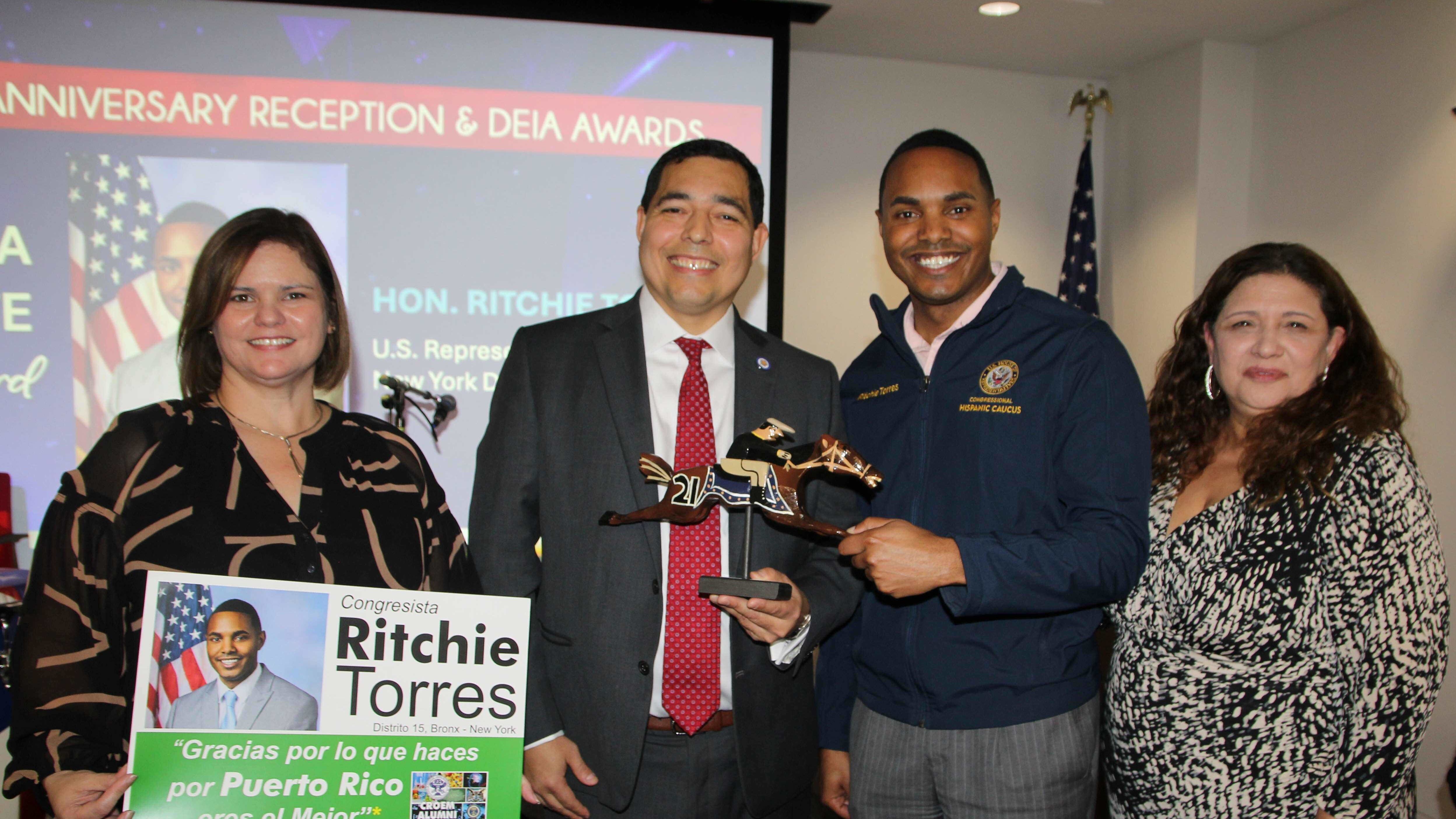Diáspora boricua y líderes hispanos celebran la entrega de reconocimientos en Washington