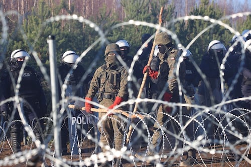 Polonia denuncia nuevos intentos violentos de cruzar ilegalmente su frontera con Bielorrusia