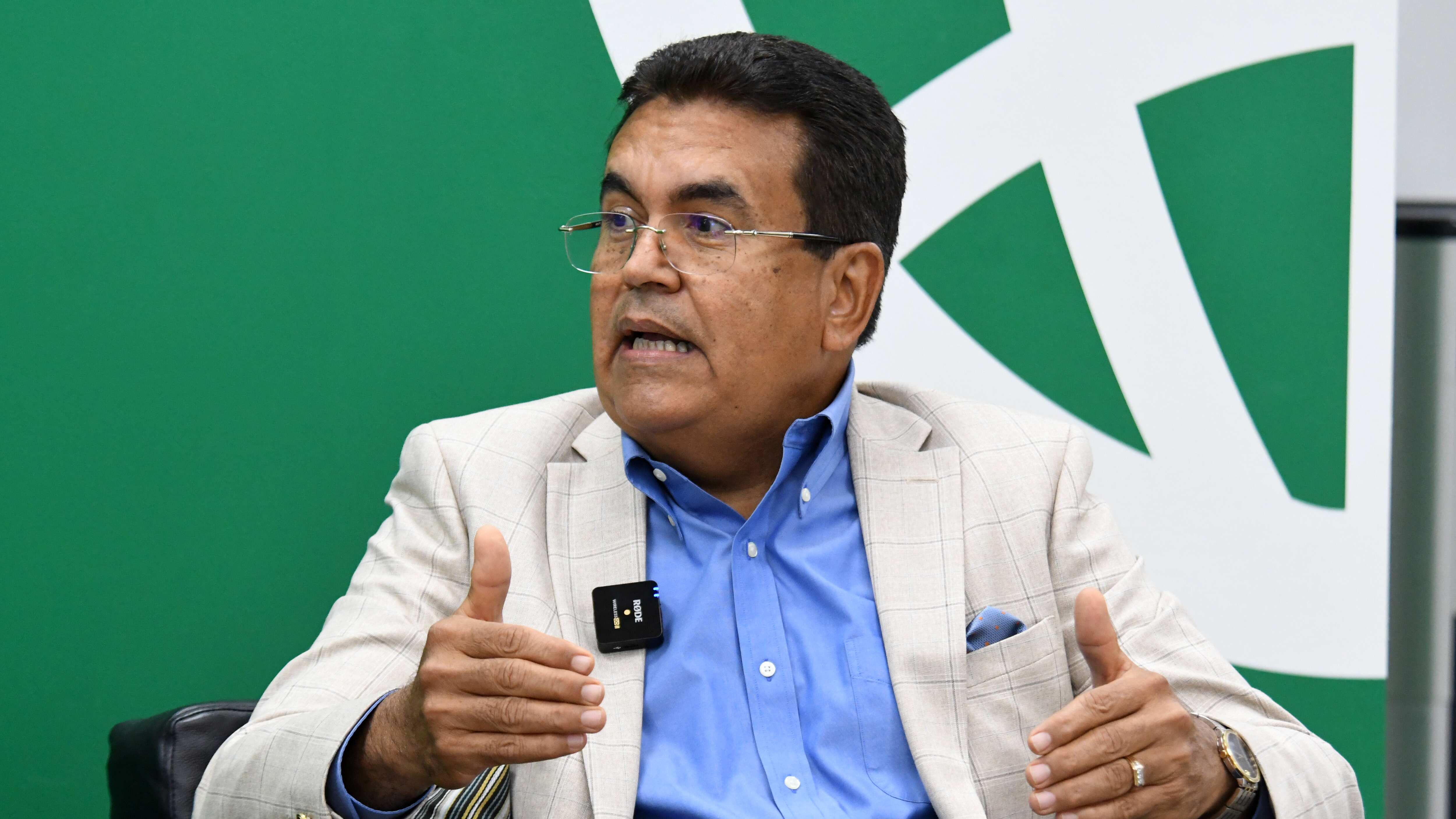 El candidato a la gobernación por el Partido Dignidad, Javier jimenez