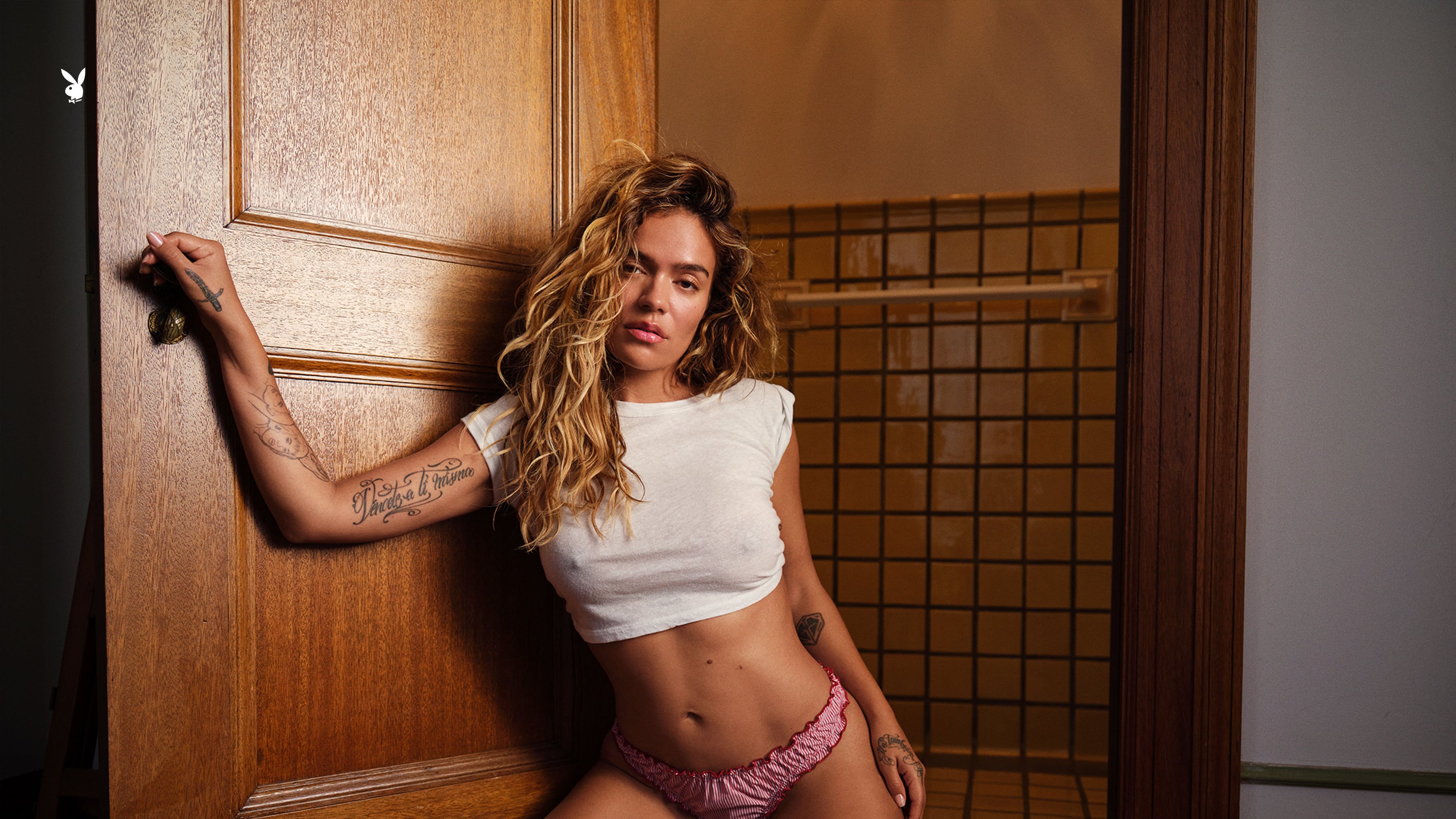 La cantante colombiana posando para Playboy