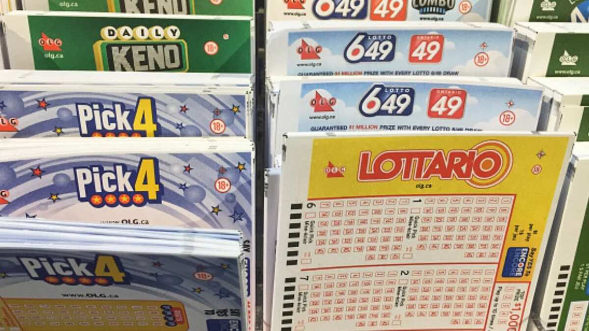 Juliette Lamour es originaria de Ontario, acababa de cumplir 18 años cuando siguió el consejo de su abuelo quien le decía que comprara un boleto de la lotería