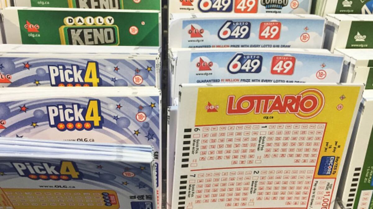 Juliette Lamour es originaria de Ontario, acababa de cumplir 18 años cuando siguió el consejo de su abuelo quien le decía que comprara un boleto de la lotería