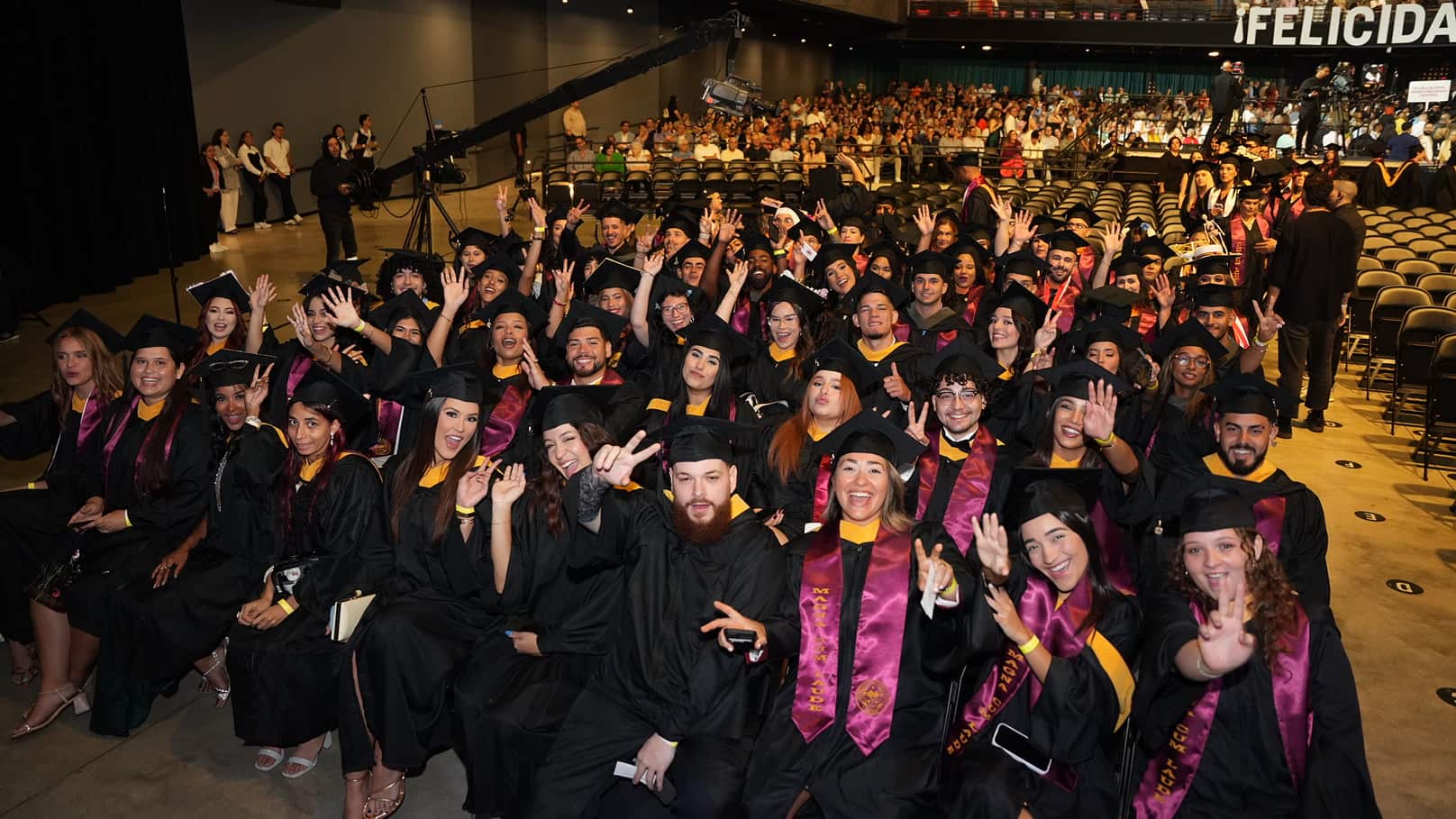Universidad del Sagrado Corazón gradúa a 938 estudiantes.