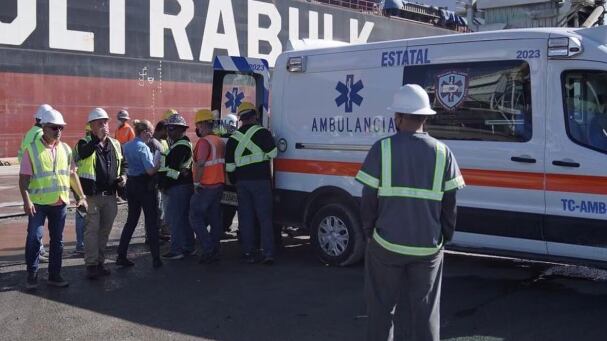 Obrero herido tras caerle maquinaria en muelle de Ponce.