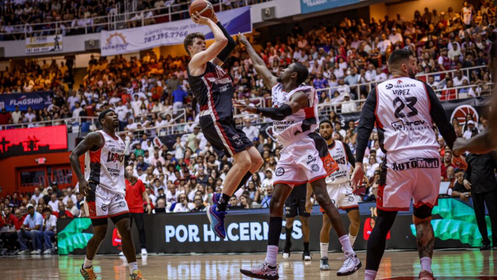 Indios vencen a Leones y empatan la semifinal _ Composer