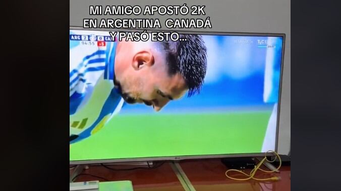 Lionel Messi hizo el tiro al arco haciendo ganar una apuesta a un grupo de fanáticos